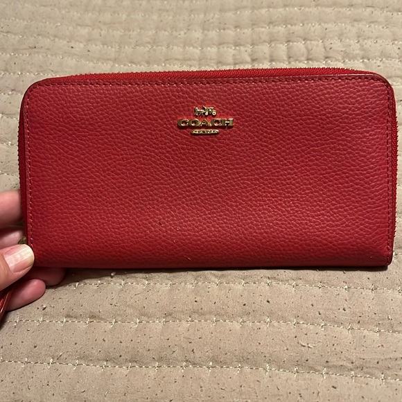 Coach Large Wallet - Picture 1 of 4